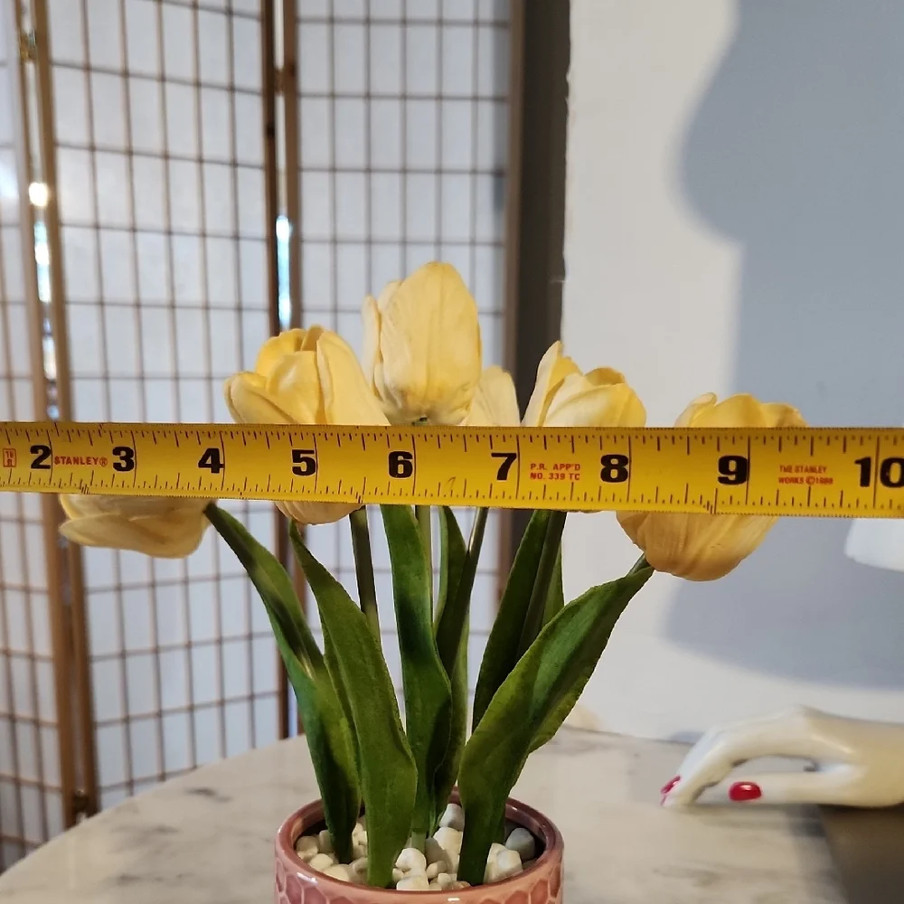 Vintage | Handpainted Yellow Tulips Honeycomb Vase with Rocks | realike*